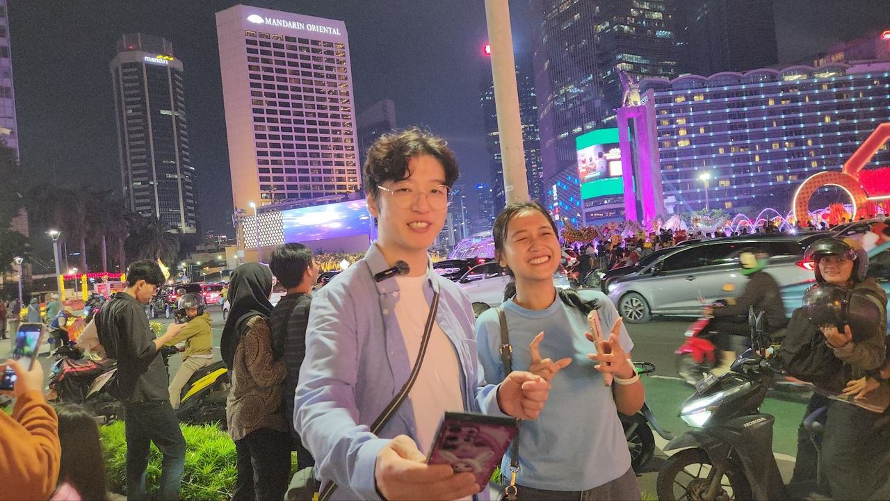 자카르타 시내에서 함께한 커플