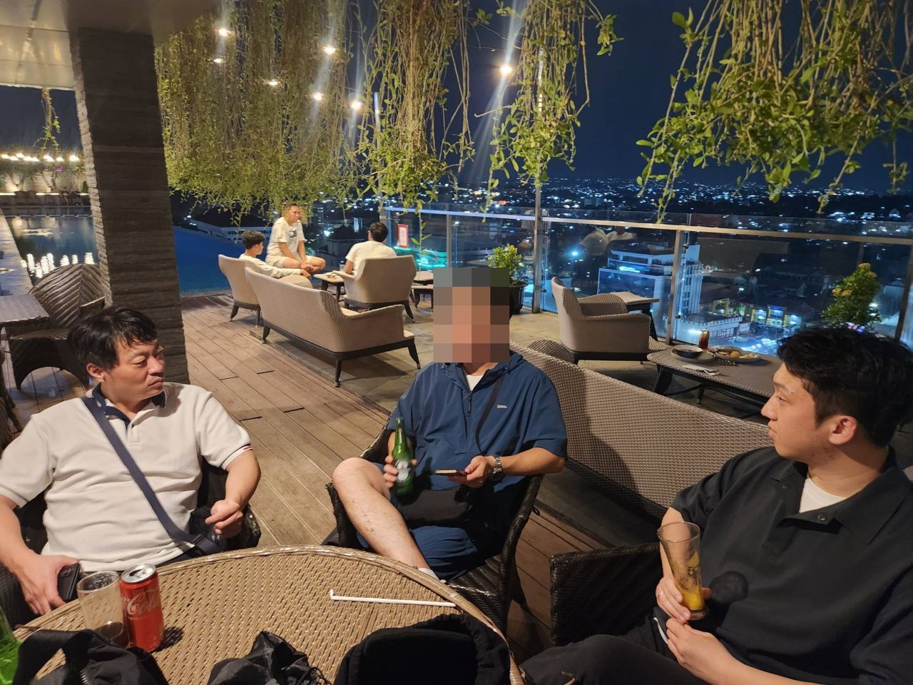 일정을 마치고 호텔 루프탑에서 인도네시아 지사장님, 회원님과 나눈 대화