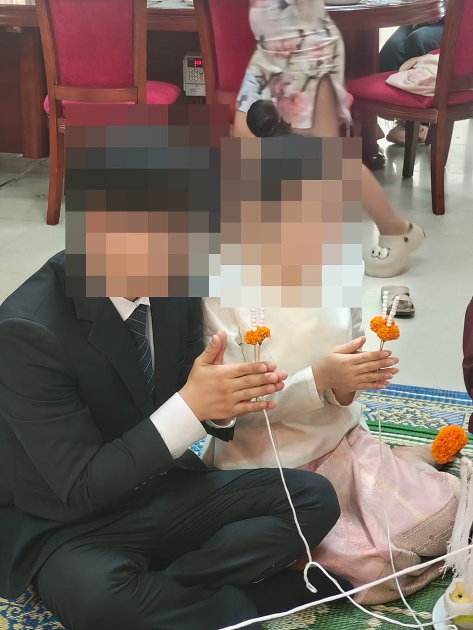 라오스 바시 의식 중인 신랑 신부