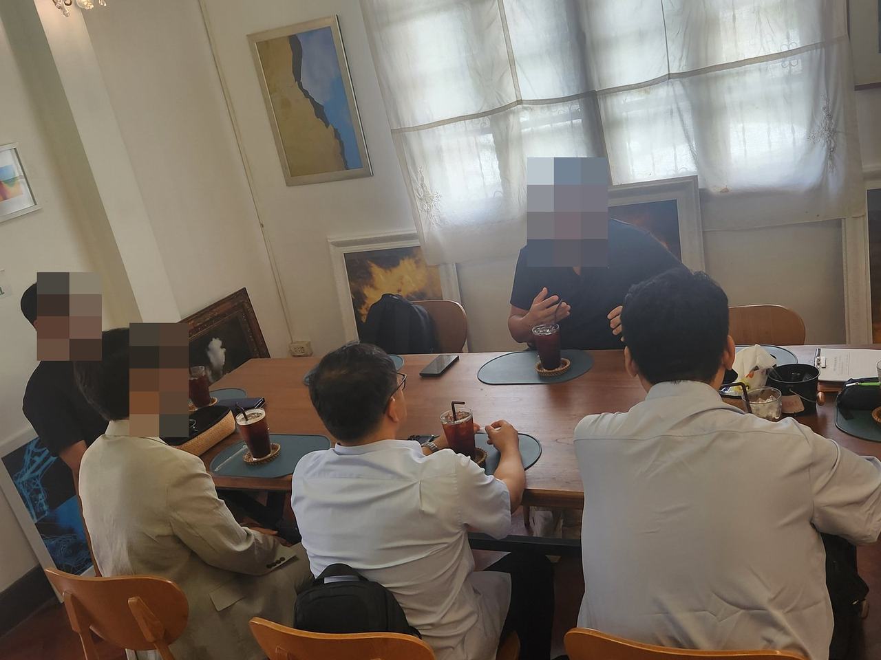 라오스에서 진행 상담 중인 모습